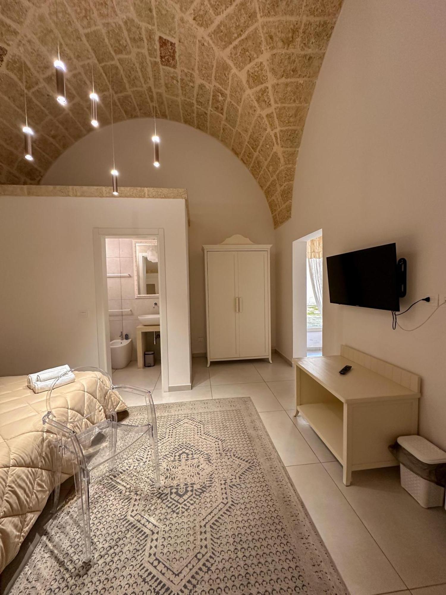 Palazzo Alma Luxury Rooms คาซาราโน ภายนอก รูปภาพ
