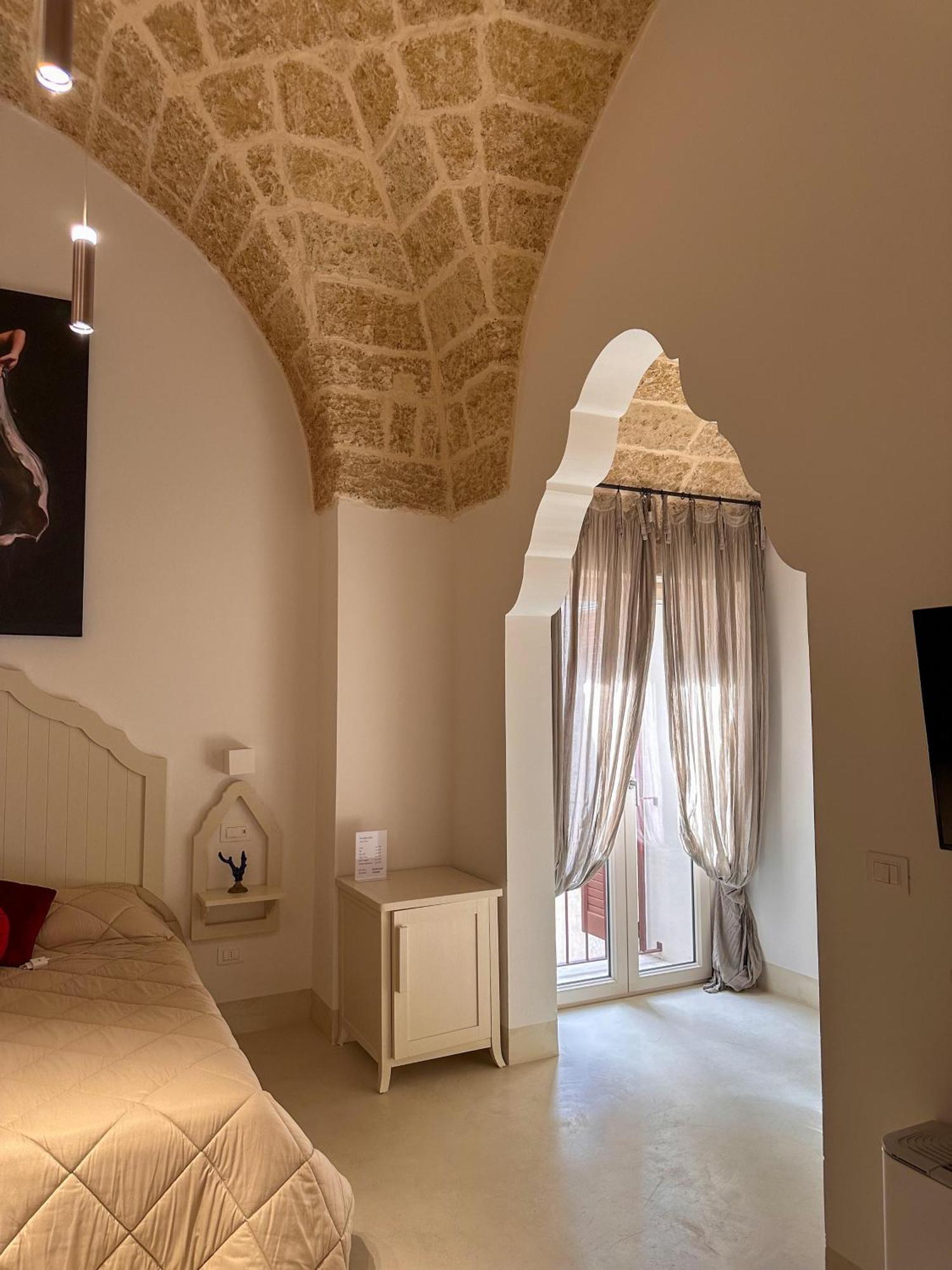 Palazzo Alma Luxury Rooms คาซาราโน ภายนอก รูปภาพ